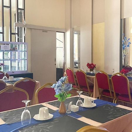Urbanview Hotel Harapan Palopo Экстерьер фото