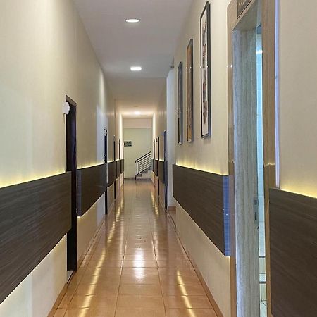 Urbanview Hotel Harapan Palopo Экстерьер фото
