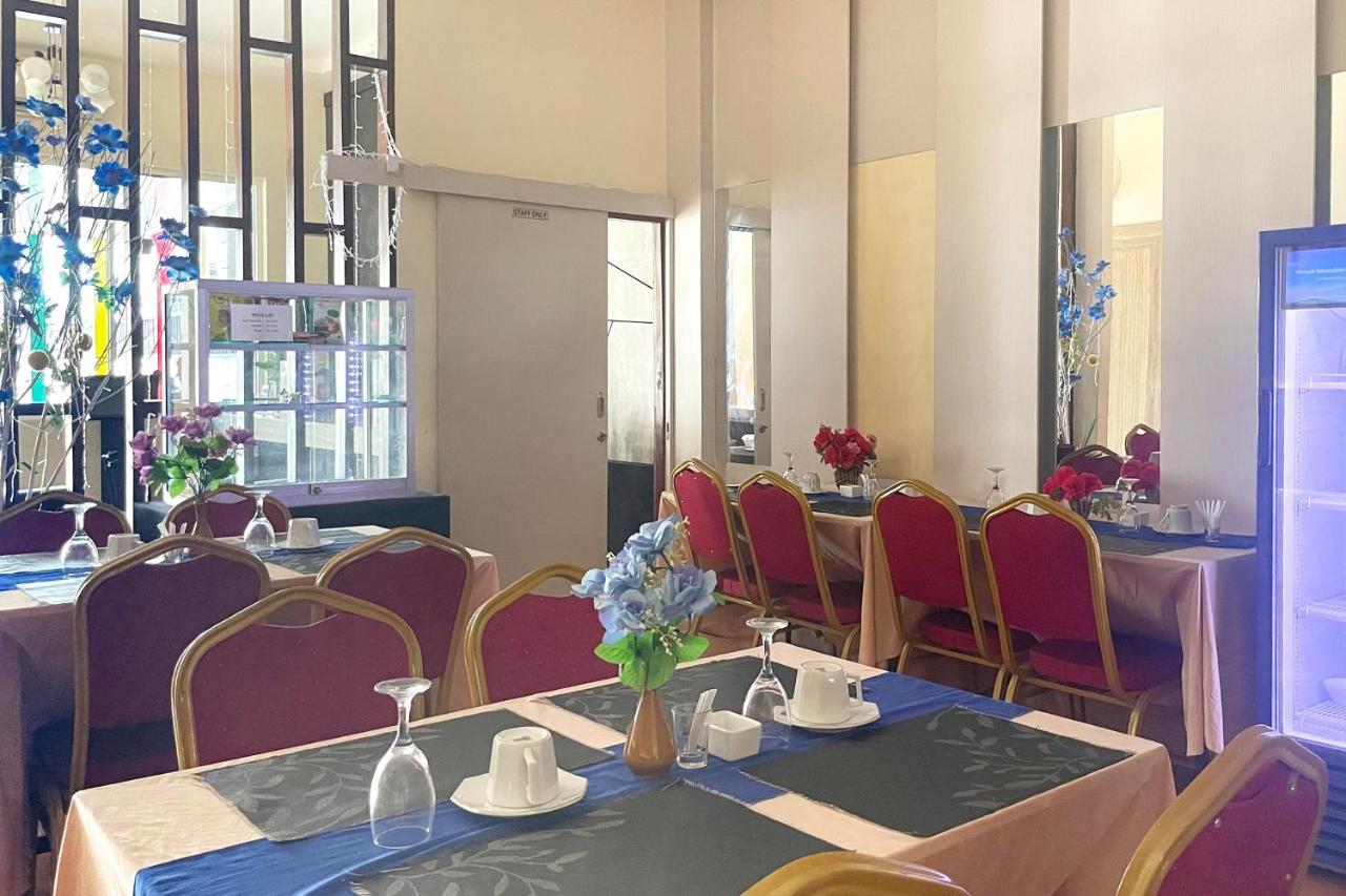 Urbanview Hotel Harapan Palopo Экстерьер фото